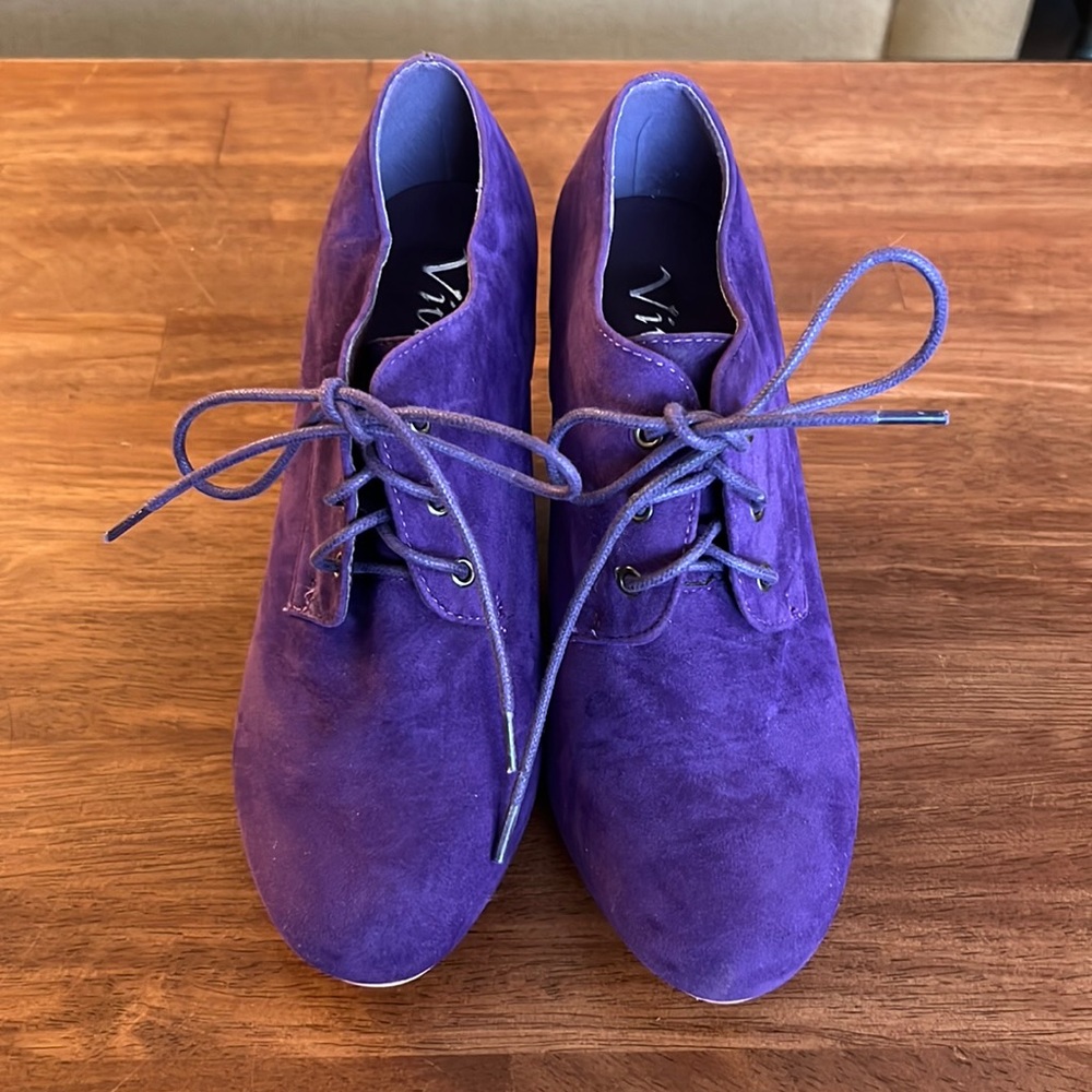 Viva purple wedge booties